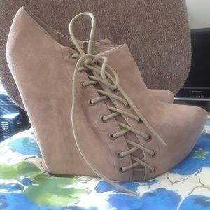 Jeffrey Campbell Zoe wedge size 10